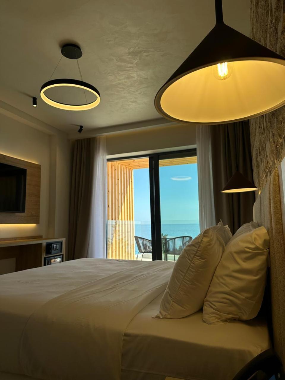 Drymades Inn Resort Dhërmi Exteriör bild
