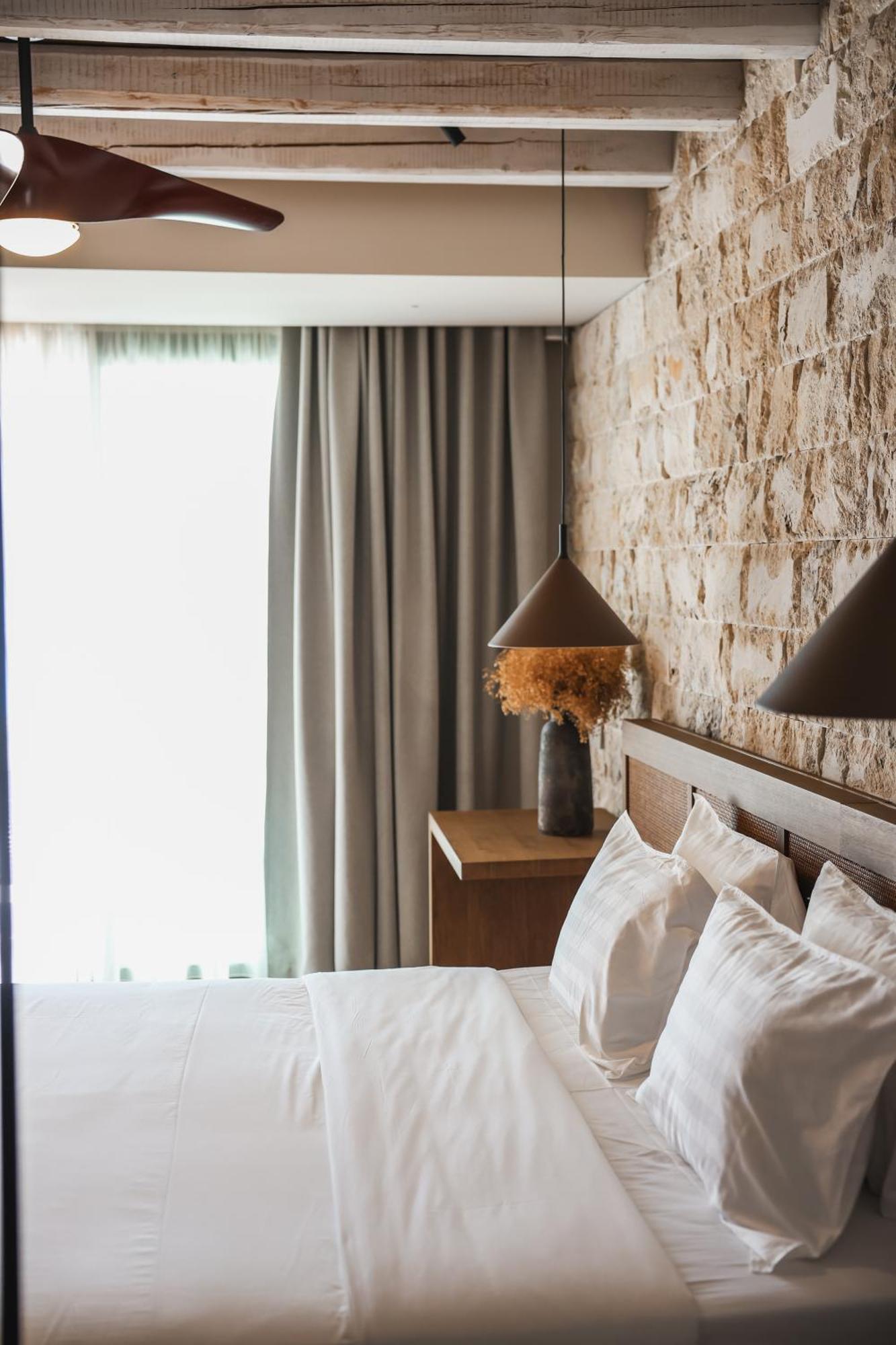 Drymades Inn Resort Dhërmi Exteriör bild